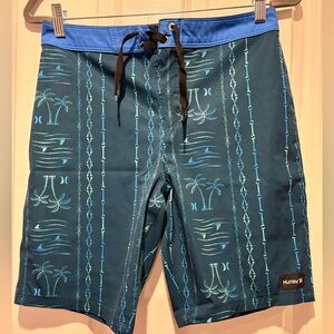 Hurley Boys Palm Tree Print Board Shorts Size 16/28